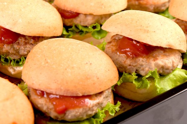 自家製パテのミニハンバーガーLサイズ(18個)（カトラリー10セット）