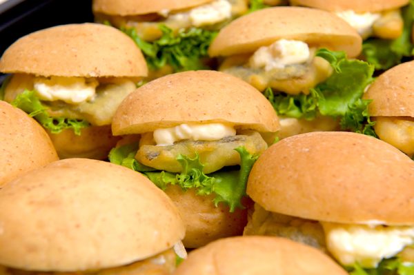 ミニフィッシュバーガーLサイズ（カトラリー10セット）