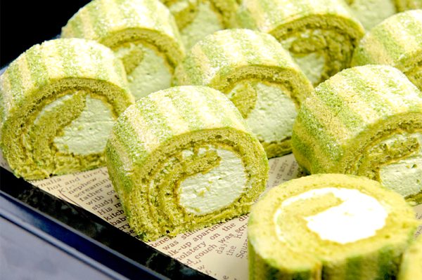 抹茶のロールケーキMサイズ(20個)（カトラリー6セット）