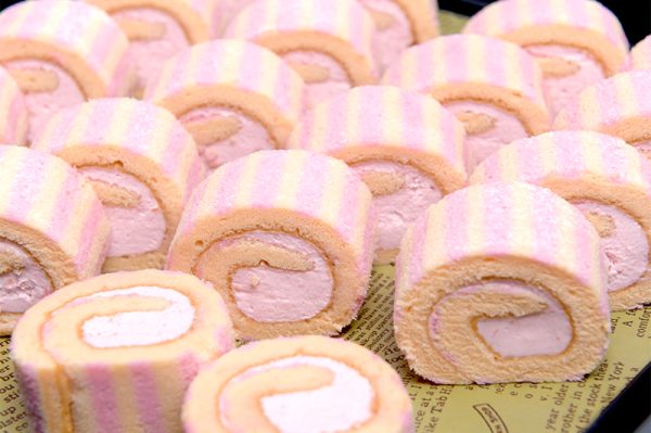 苺ロールケーキLサイズ(30個)（カトラリー10セット）